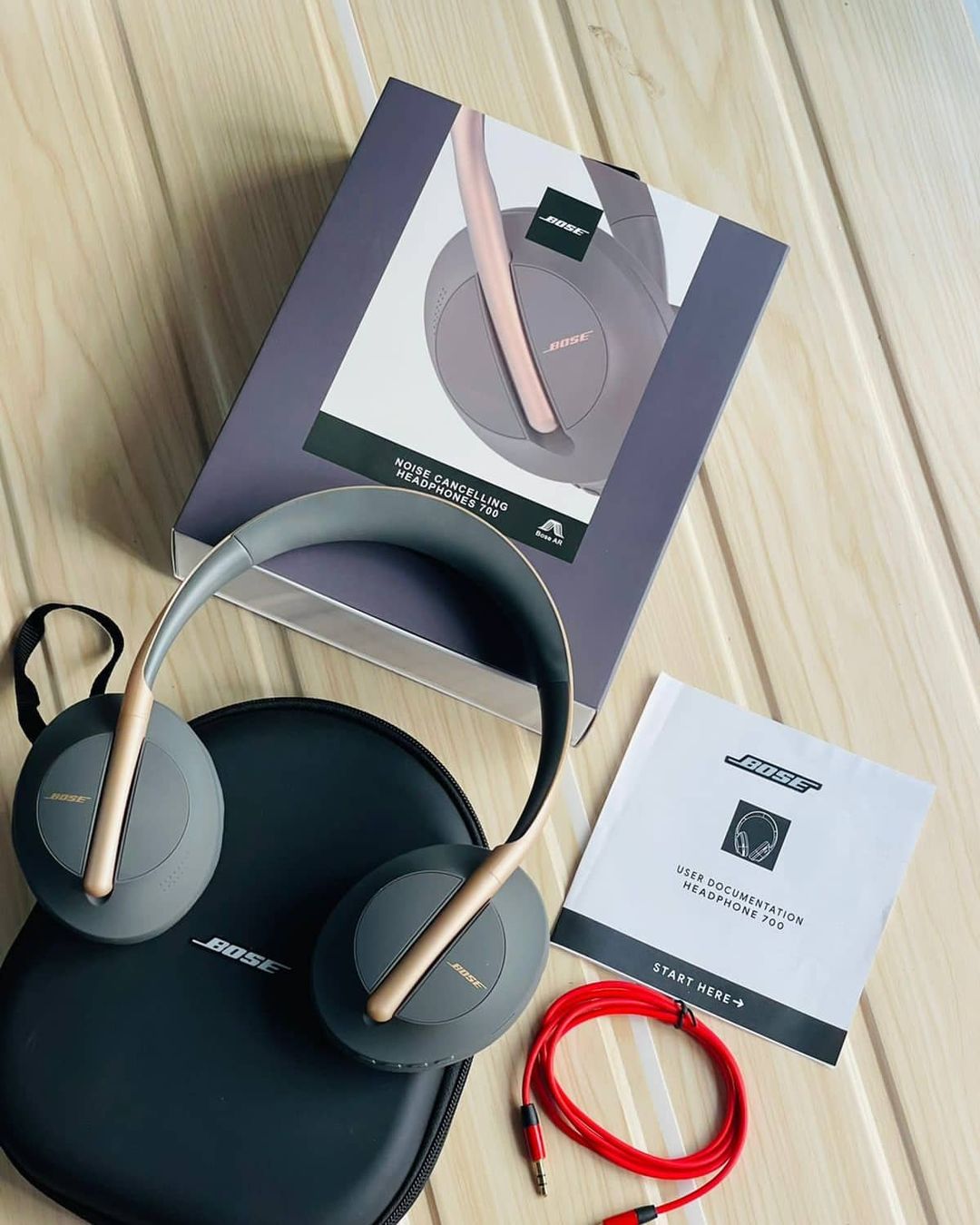 BOSE 700  HEADPHONES